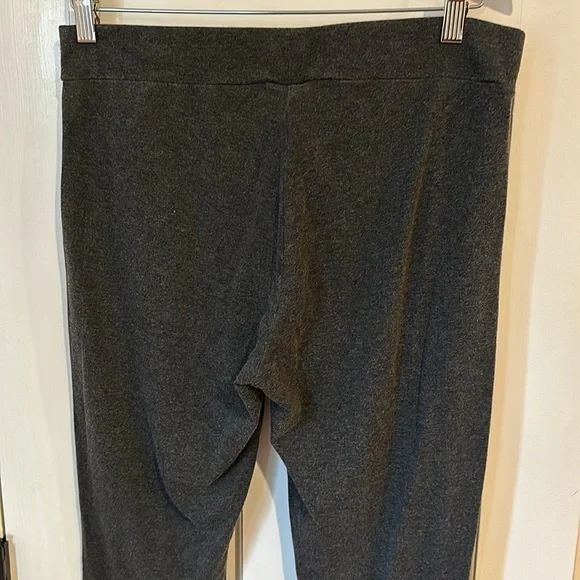 Used Heather Grey Hue Leggings Size Large - Picture 4 of 5